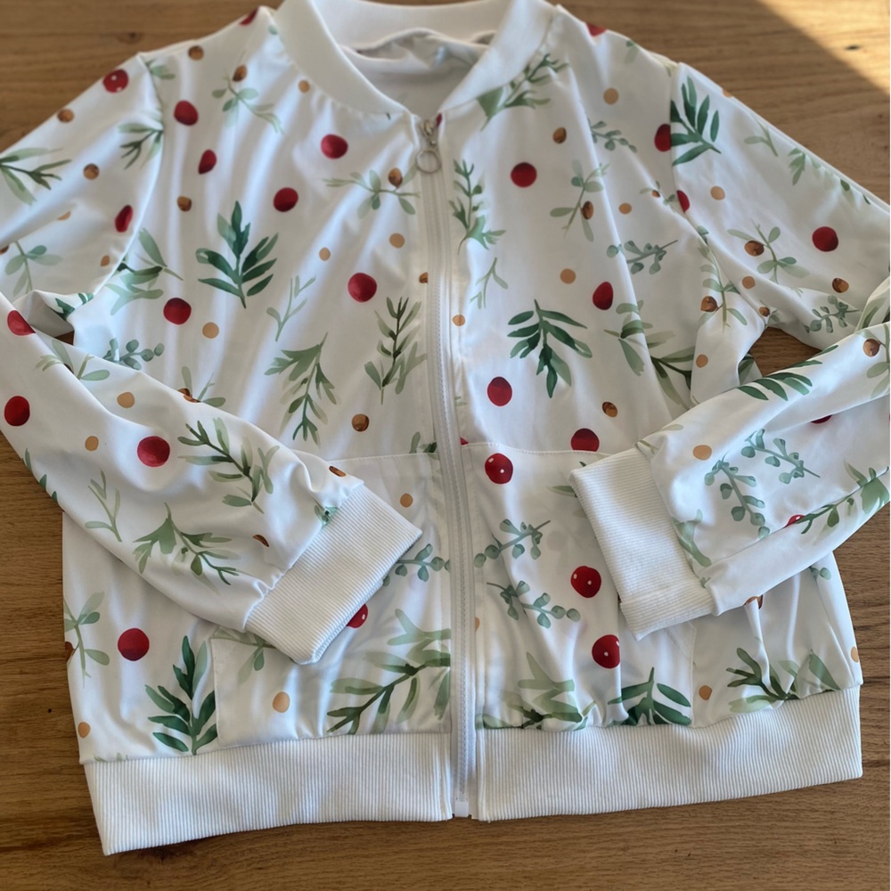 Full Zip Long Sleeve Christmas‎ Jacket White Red Green Women’s Large NWOT